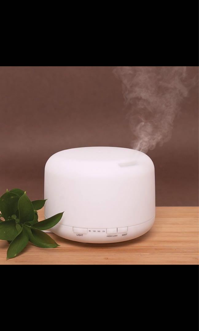 Get your 500ml diffuser with remote control and 7 colors LED lights