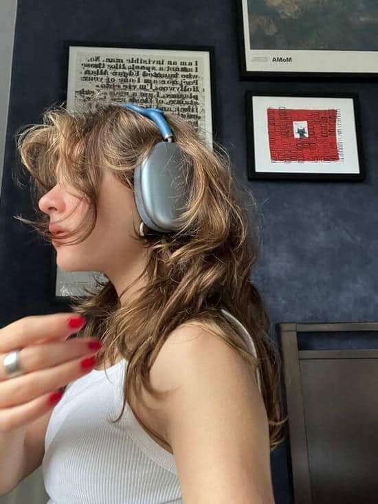 P9 Headphones – Power Up Your Sound Experience!