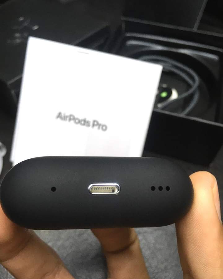 𝐀𝐢𝐫𝐩𝐨𝐝𝐬 𝐏𝐫𝐨 𝐁𝐥𝐚𝐜𝐤(                        (BAHRAIN DELIVERY SAME DAY)