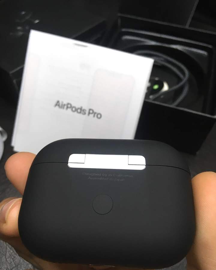 𝐀𝐢𝐫𝐩𝐨𝐝𝐬 𝐏𝐫𝐨 𝐁𝐥𝐚𝐜𝐤(                        (BAHRAIN DELIVERY SAME DAY)